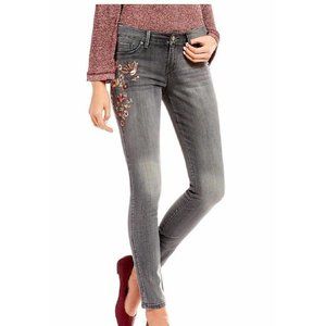 Jessica Simpson Kiss Me Super Skinny Jeans 28